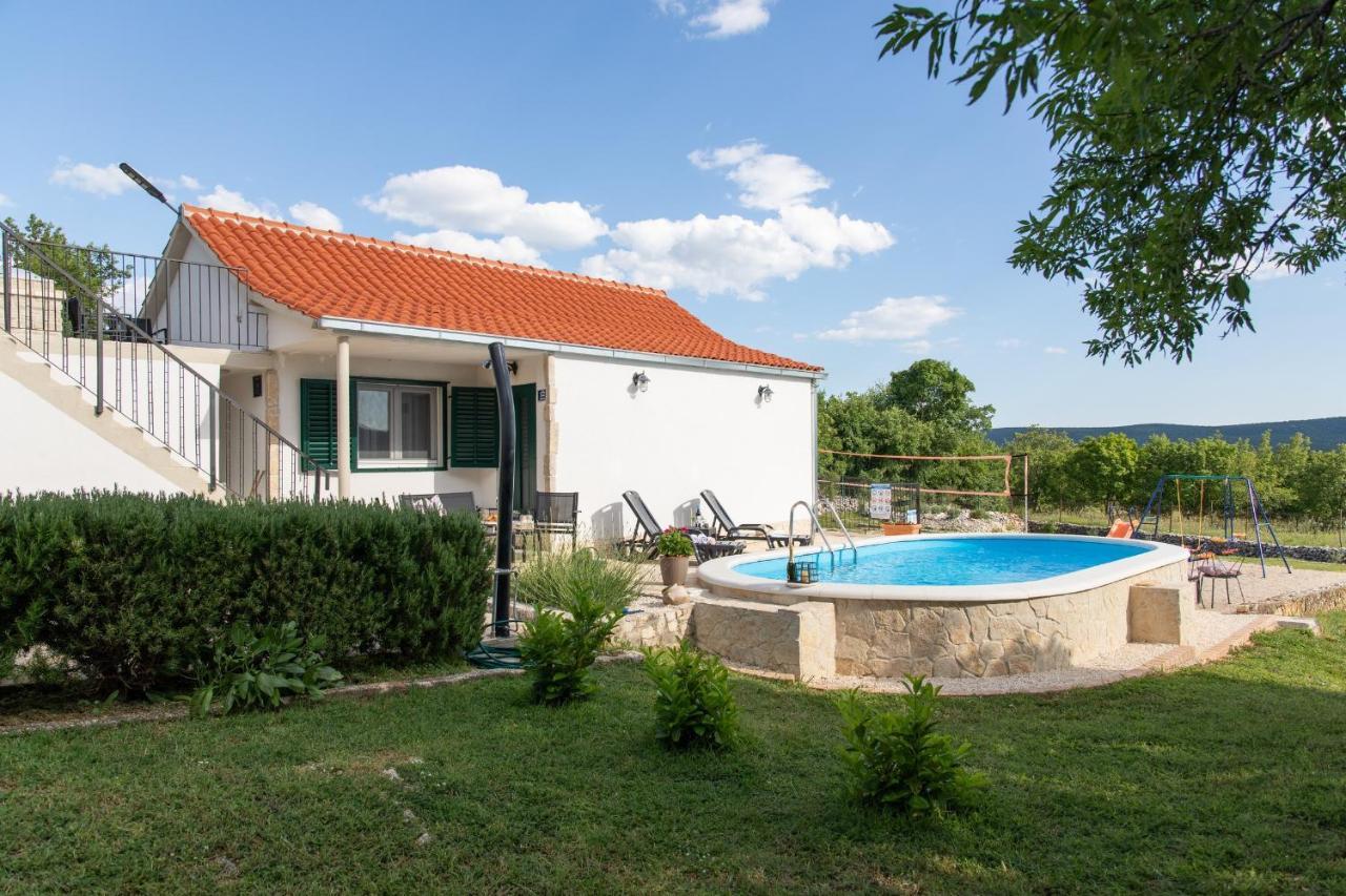 Holiday Home Sego With Private Pool Veliki Brocanac Eksteriør bilde