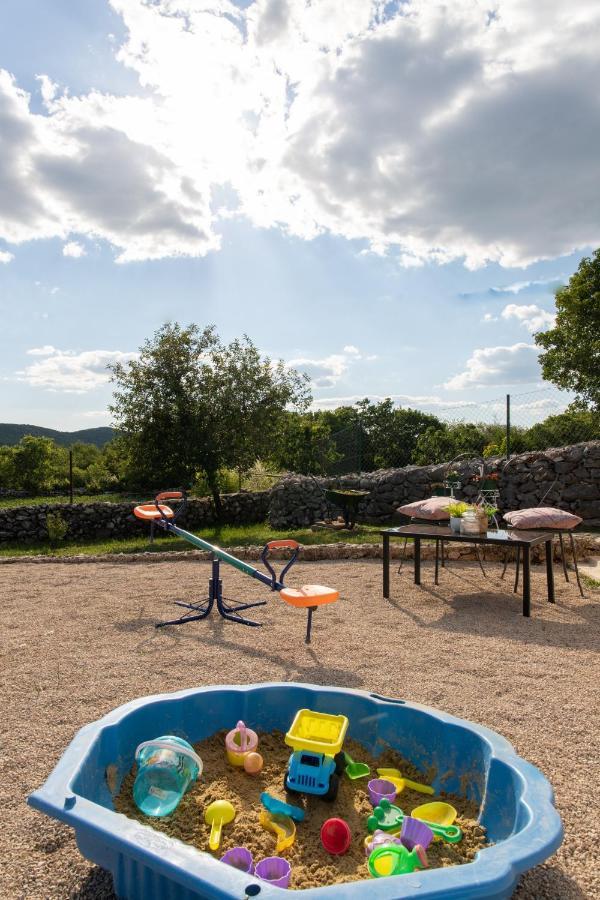 Holiday Home Sego With Private Pool Veliki Brocanac Eksteriør bilde